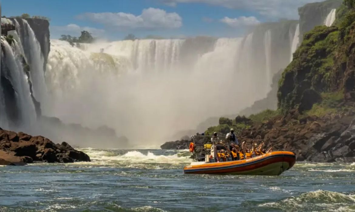 Acidente com barco nas Cataratas do Iguaçu deixa turista holandês de 26 anos morto