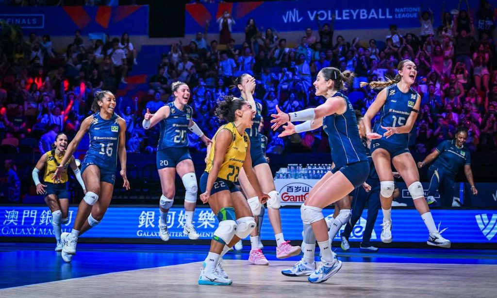 Brasil supera Itália e garante vaga na final da Liga das Nações de vôlei