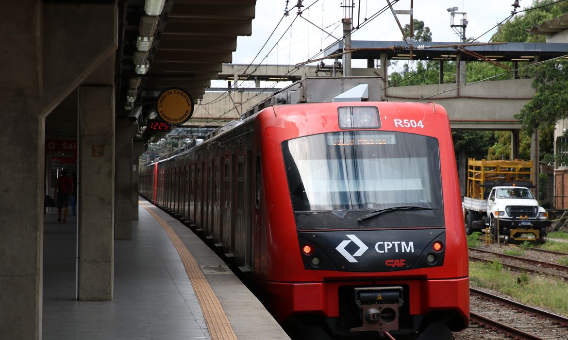 CPTM retoma operação de linhas ferroviárias após falhas operacionais em São Paulo
