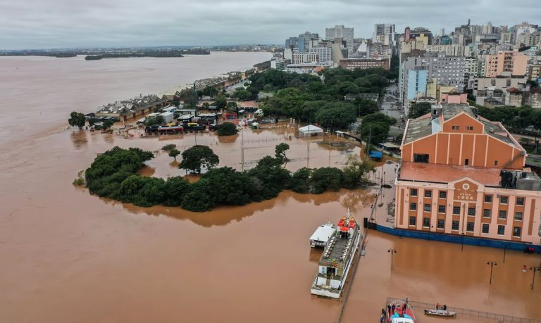 Defesa Civil emite alerta laranja com subida do Guaíba a 2,54 metros em Porto Alegre