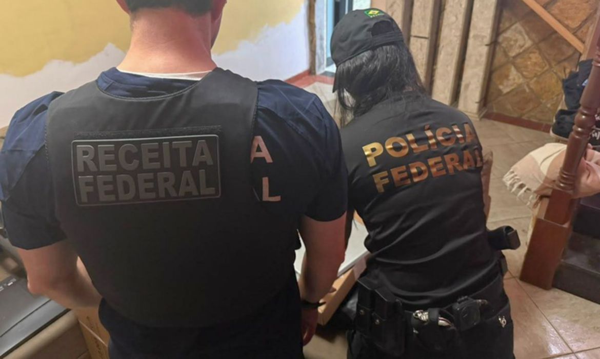 Polícia Federal deflagra operação contra desvio de bens da Receita Federal no Rio