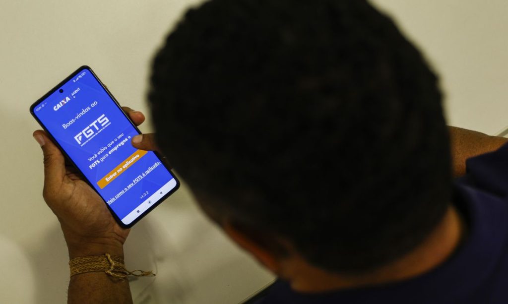 Lucros do FGTS começam a ser creditados para mais de 138 milhões de trabalhadores