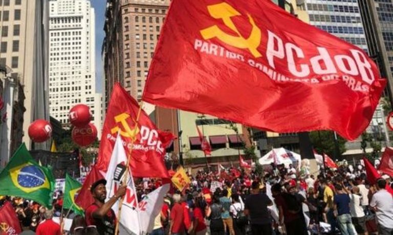 Pcdob formaliza aliança estratégica para apoiar candidatura de Lula à presidência