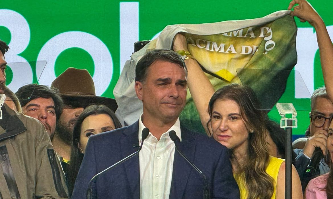 PL oficializa candidatura de Flávio Bolsonaro à Presidência da República