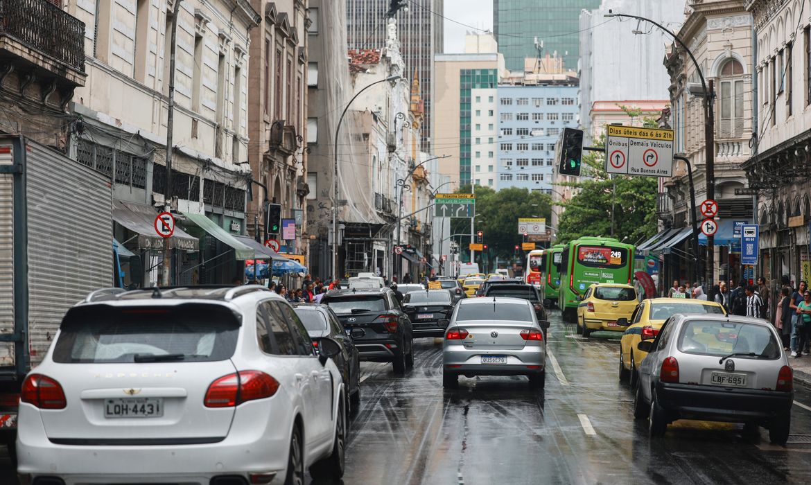 Adesivos eleitorais em veículos podem causar cancelamento de apólices de seguro