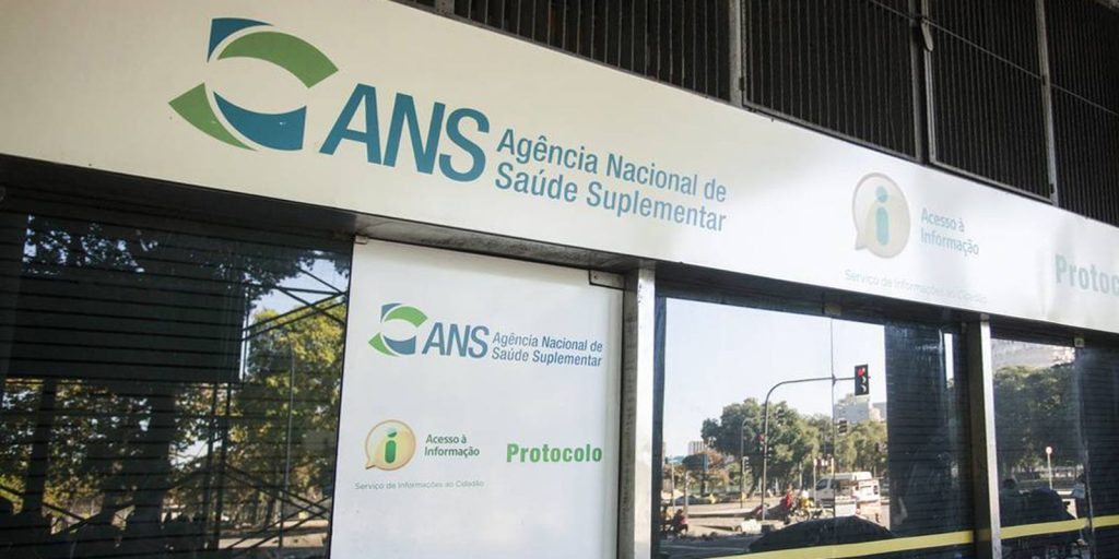 ANS barra reajustes e cancelamentos na Hapvida para proteger 950 mil clientes