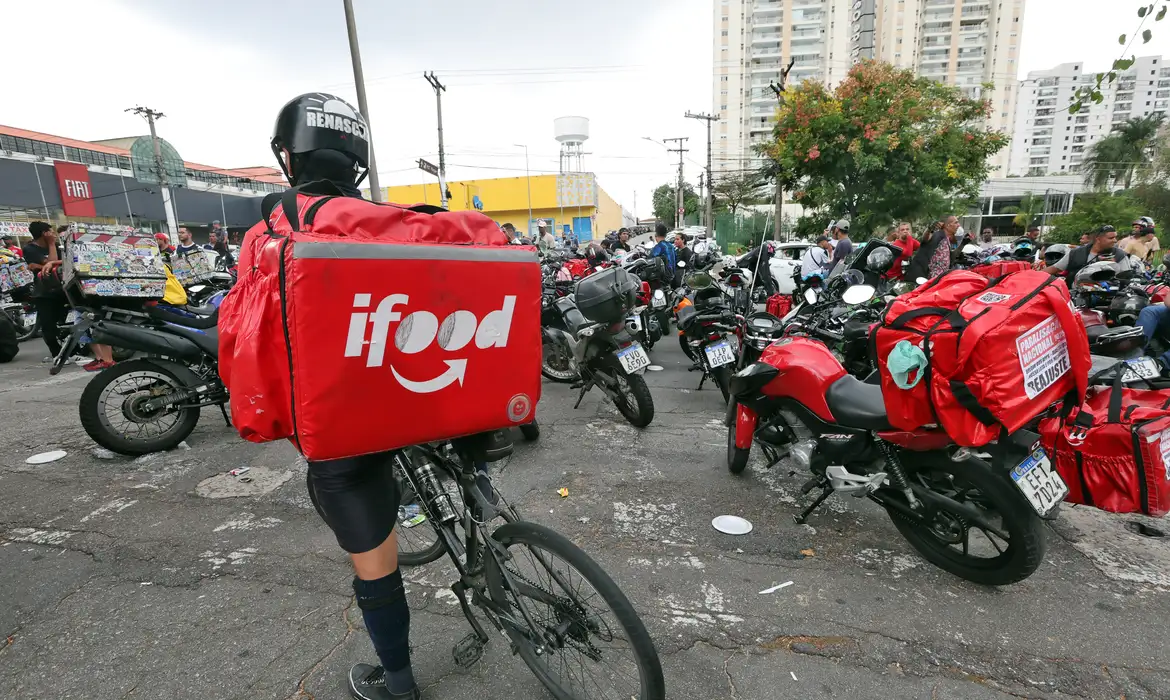 Anvisa autoriza venda de remédios em aplicativos de entrega e marketplaces