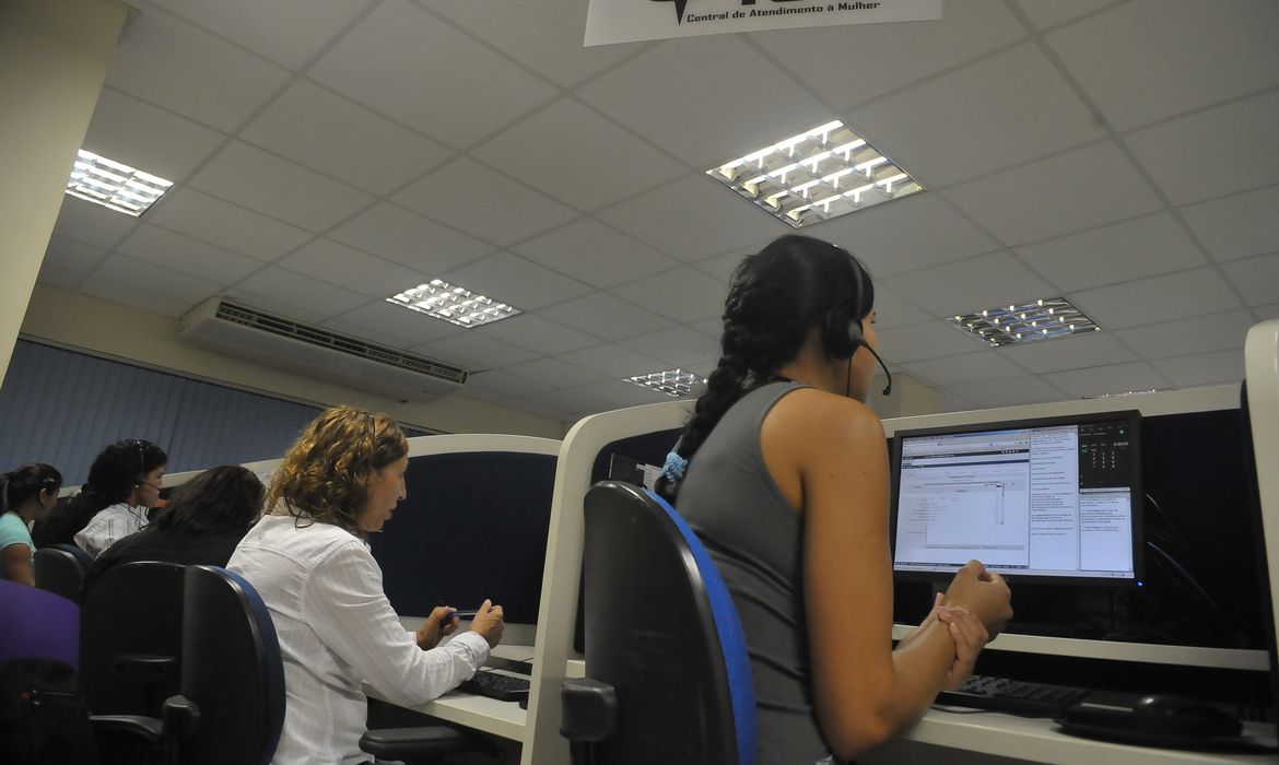 Atendimento especializado à mulher registra 782 mil ocorrências em 2025