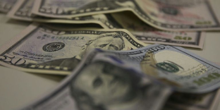 Brasil e Estados Unidos retomam negociações após escalada de tarifas comerciais