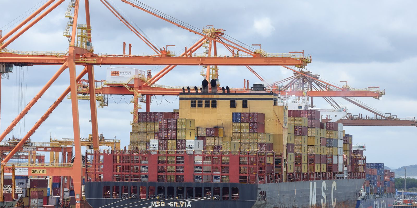 Brasil e Estados Unidos retomam negociações comerciais após diálogo entre líderes