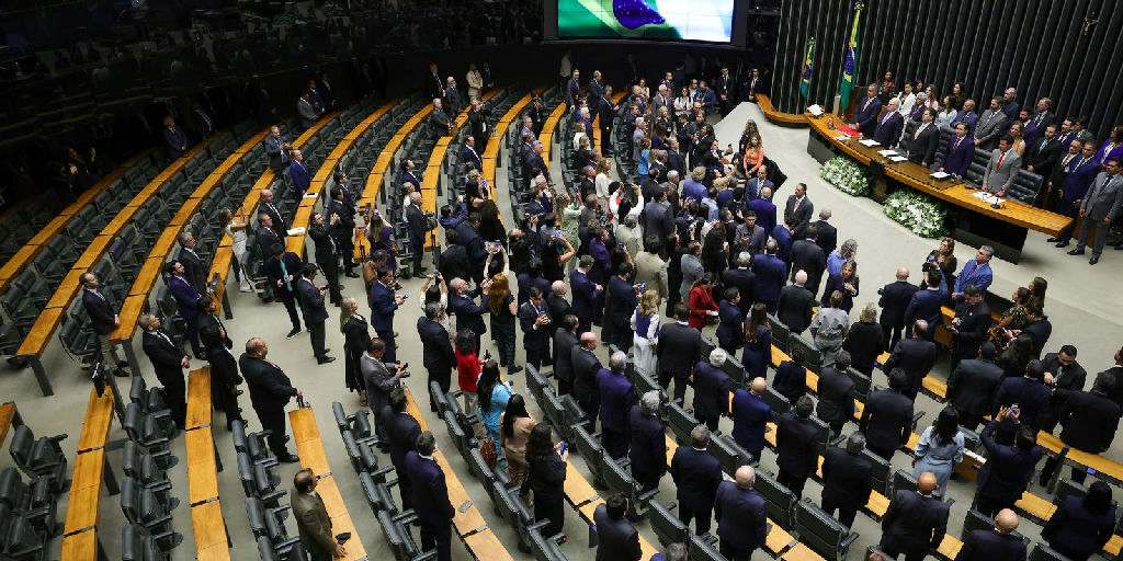 Câmara vota nesta segunda-feira o fim da taxa de importação para compras de até 50 dólares