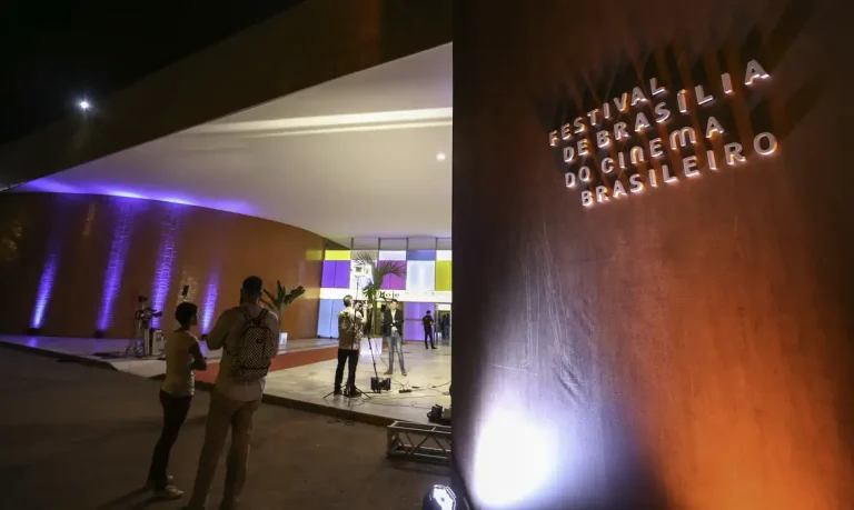 Cancelamento do Festival de Brasília do Cinema Brasileiro gera indignação no setor