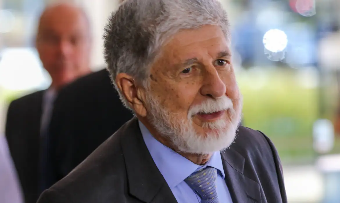 Celso Amorim e oposição divergem sobre tensões diplomáticas entre Brasil e Estados Unidos