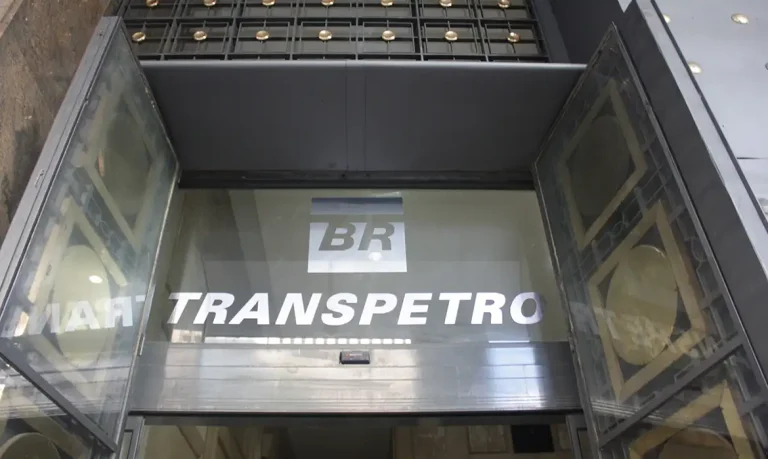 Concurso da Transpetro oferece salários de até R$ 15 mil com milhares de vagas