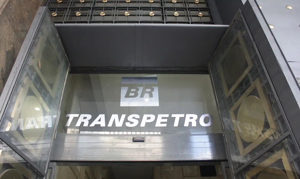 Concurso da Transpetro oferece salários de até R$ 15 mil com milhares de vagas