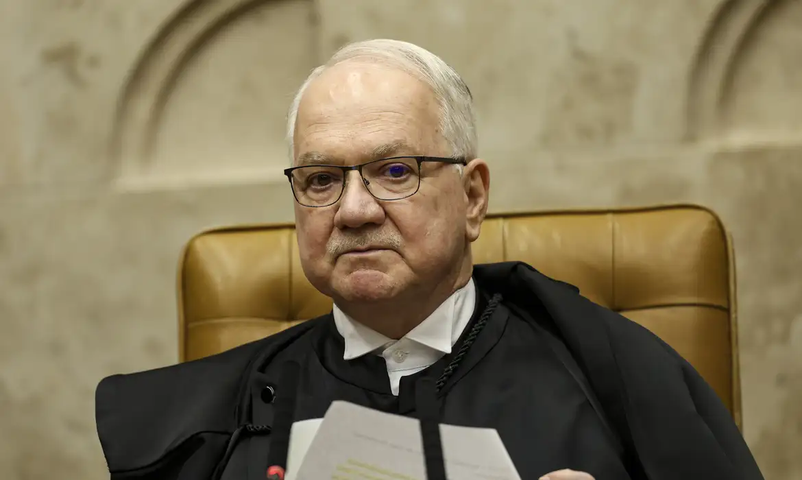 Edson Fachin defende que críticas ao STF fortalecem a democracia brasileira