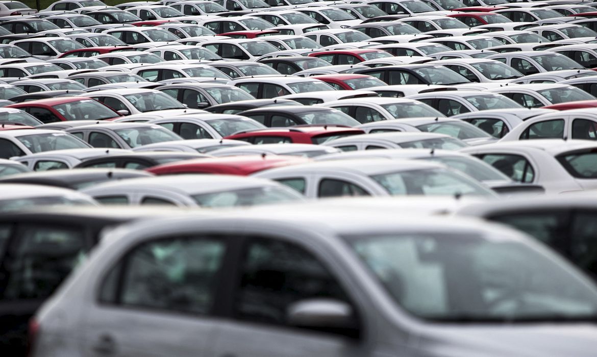 Emplacamentos de veículos crescem 10% em julho e consolidam alta no setor
