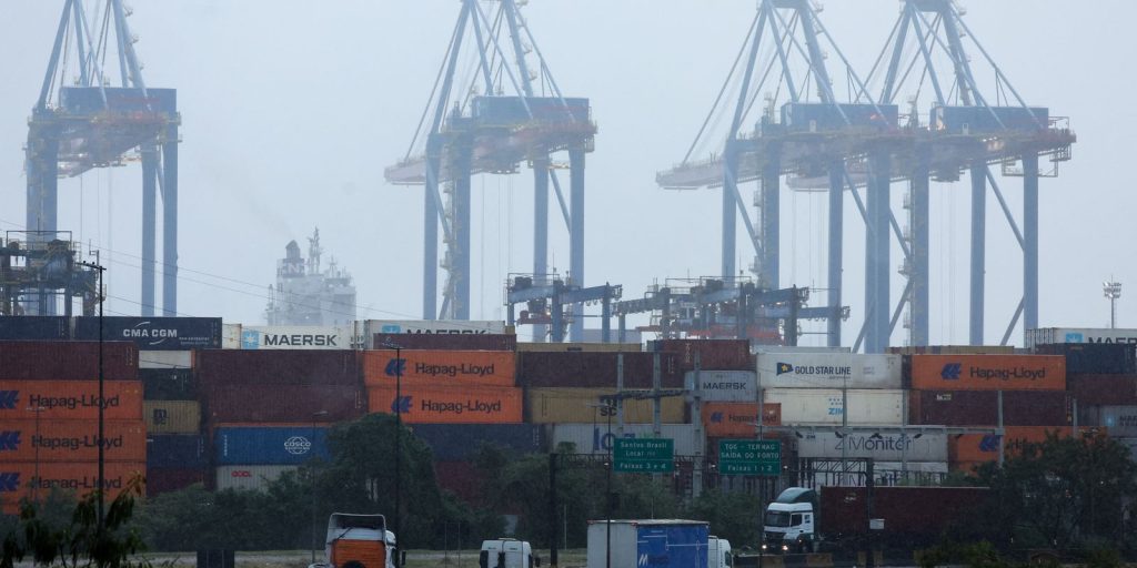Governo federal libera R$ 13,5 bilhões em crédito para empresas afetadas por tarifas e conflitos