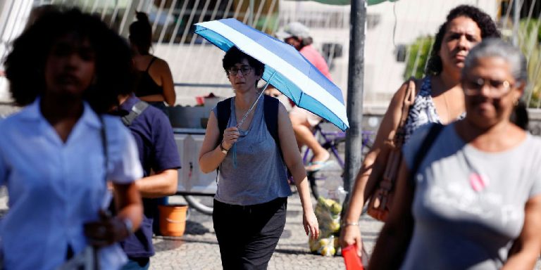 Governo prevê salário mínimo de R$ 1.741 em 2027 com ganho real no orçamento
