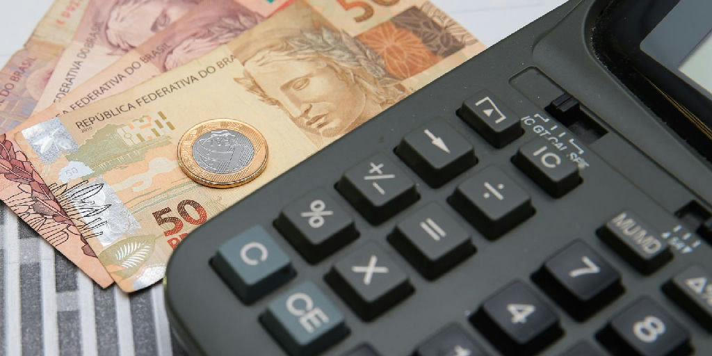 Governo projeta arrecadação de R$ 636 bilhões com a nova CBS para 2027
