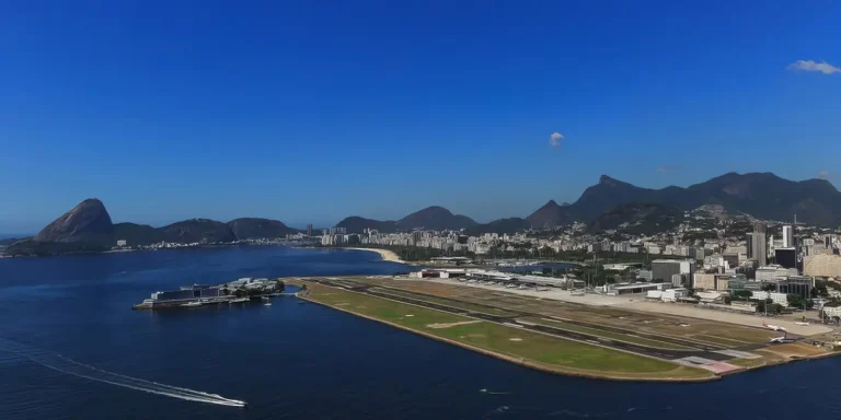 Incidente com aeronave suspende operações no aeroporto Santos Dumont