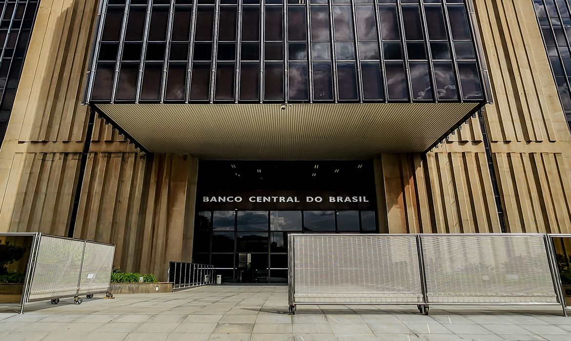 Inflação em queda e Selic a 14% ao ano marcam nova diretriz do Banco Central