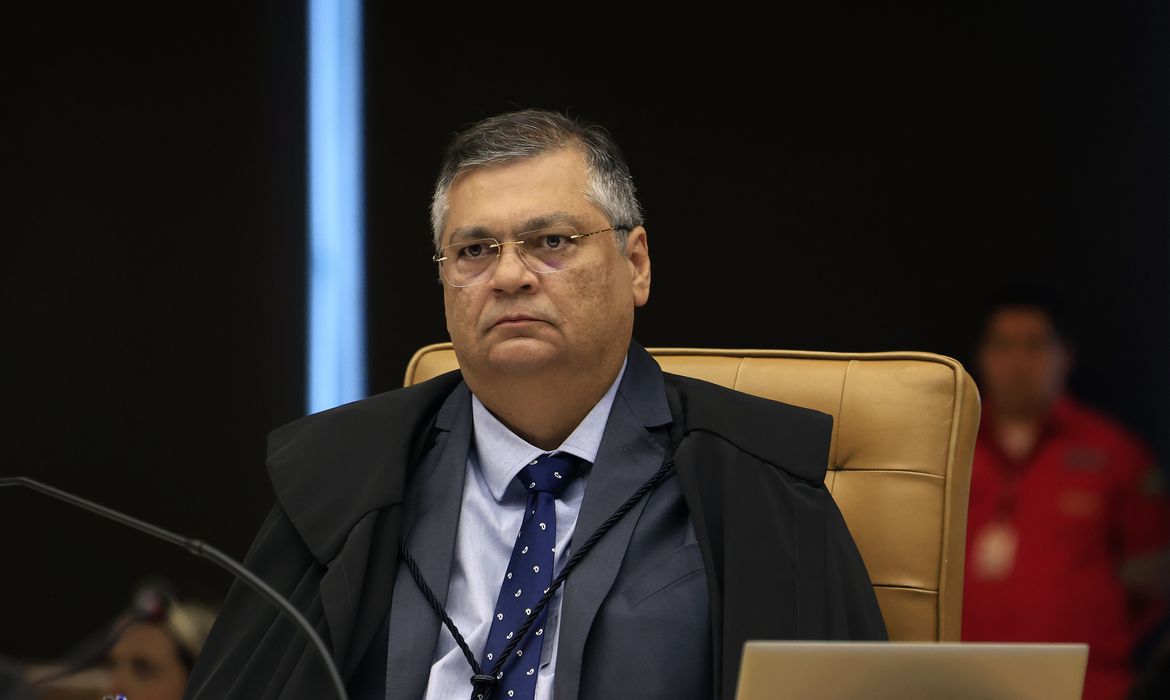 Inquérito contra Lulinha é autorizado pelo ministro Flávio Dino no STF