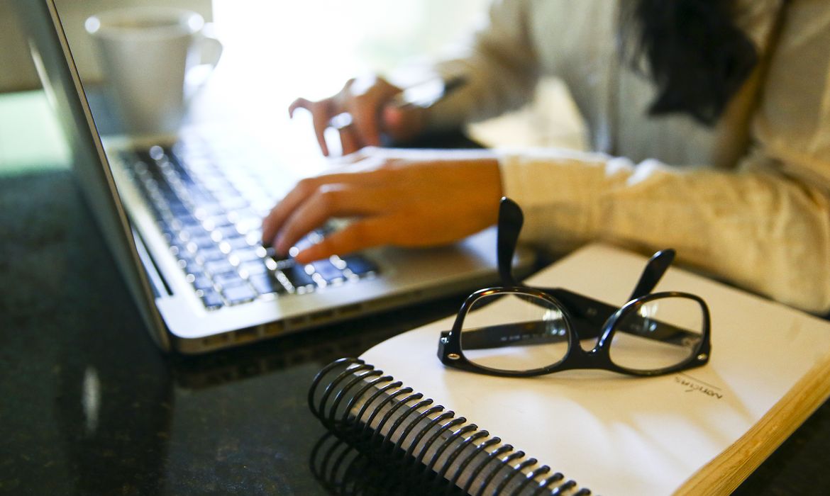 Liderança feminina no setor de seguros ainda enfrenta barreiras estruturais