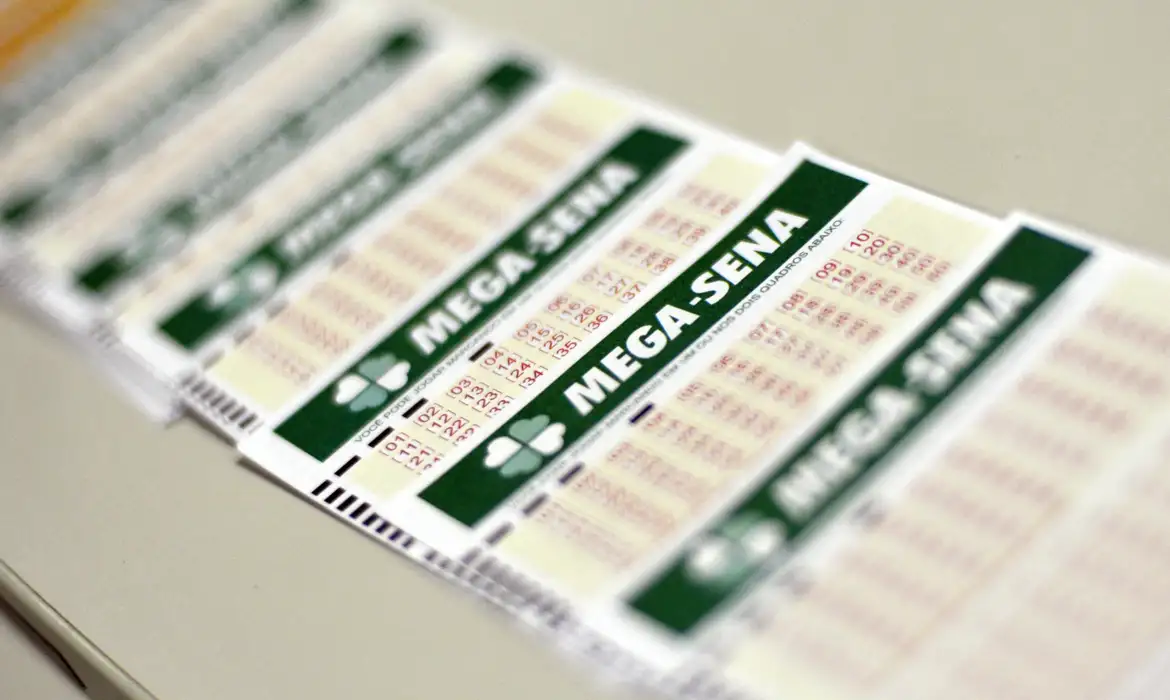 Mega-sena acumula e prêmio chega a 100 milhões de reais para o próximo sorteio