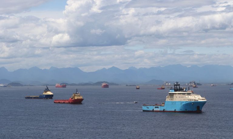 MPF denuncia empresas por poluição ambiental e operação irregular na Baía de Guanabara