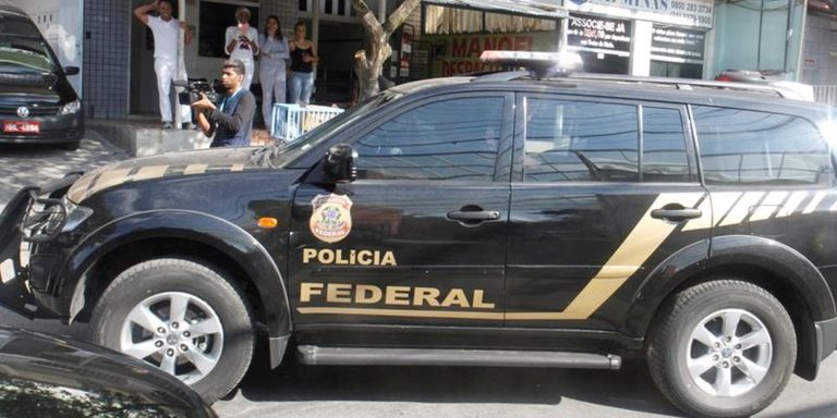 Polícia Federal mira Cláudio Castro em nova etapa da Operação Sem Refino