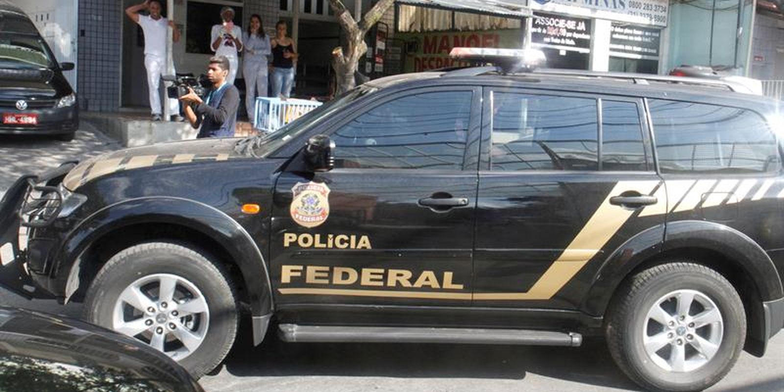 Polícia Federal mira Cláudio Castro em nova etapa da Operação Sem Refino
