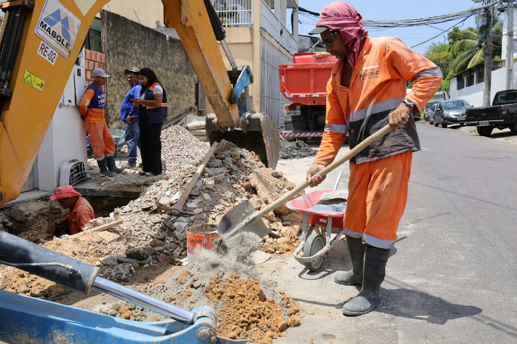 Prefeitura de Manaus intensifica obras de drenagem no bairro Parque 10 de Novembro