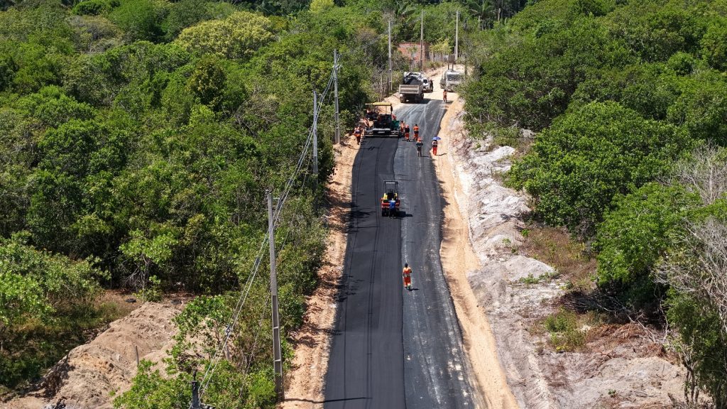 Prefeitura de Manaus intensifica pavimentação no ramal do quilômetro 45 da Am-010