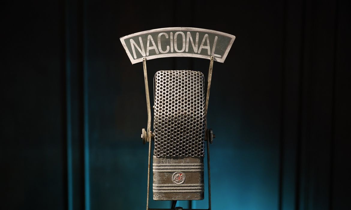 Rádio Nacional celebra 90 anos resgatando a história da sofrência brasileira