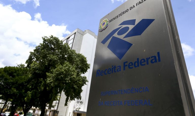 Reforma tributária: emissão de notas fiscais com novos tributos começa nesta segunda-feira