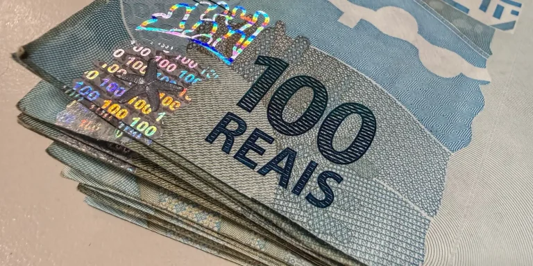 Selic ganha peso na Dívida Pública Federal e pode atingir 53% do total em 2026