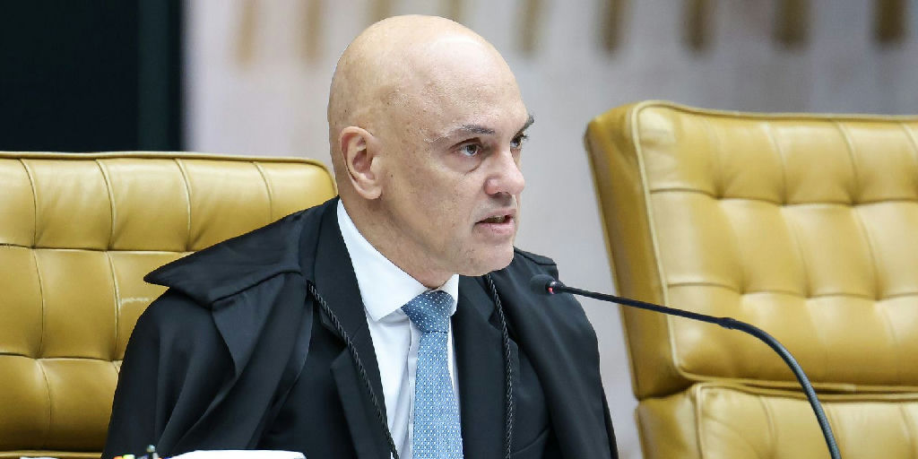 Alexandre de Moraes envia a Edson Fachin apuração sobre conduta de André Mendonça