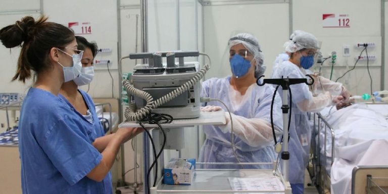Burnout atinge quase metade dos médicos de UTI no Brasil, aponta pesquisa