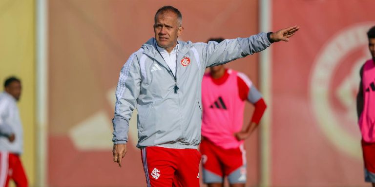 Eduardo Baptista assume o comando do Internacional para evitar o rebaixamento