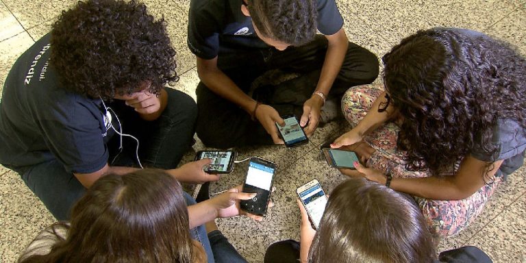 Especialistas alertam para deterioração global do ambiente de informação