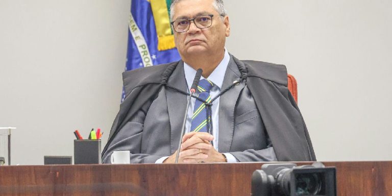 Flávio Dino anula decisão de Mendonça e autoriza post sobre Nossa Senhora Aparecida