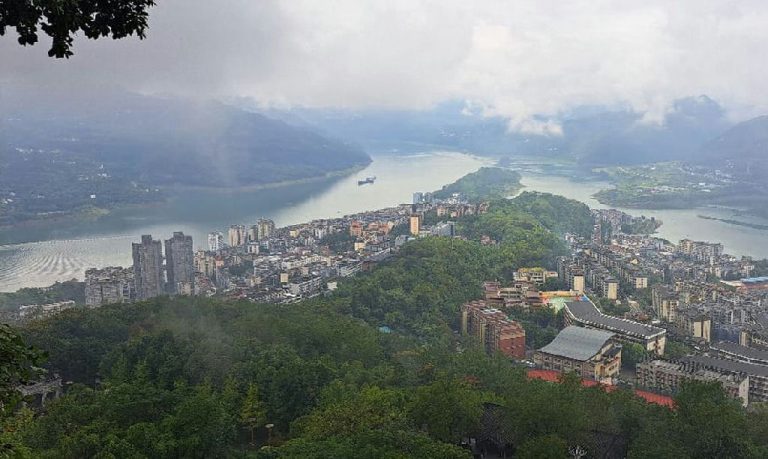 Fórum do Rio Yangtzé reúne nações para debater cooperação e preservação ambiental