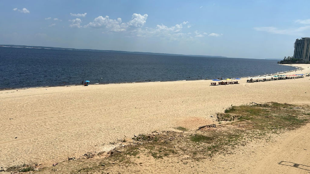 Furto de boias e cordas compromete segurança na praia da Ponta Negra em Manaus