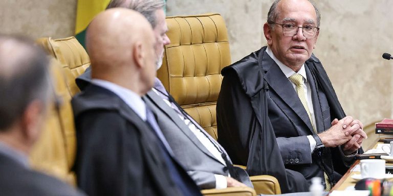 Gilmar Mendes pressiona por acesso total a dados de celular no STF