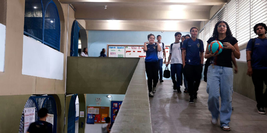 Governo inicia pagamento da sexta parcela do programa Pé-de-meia para estudantes