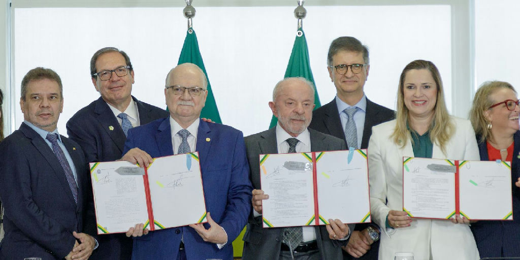 Governo sanciona leis para reestruturar fundos e fortalecer instituições do Judiciário