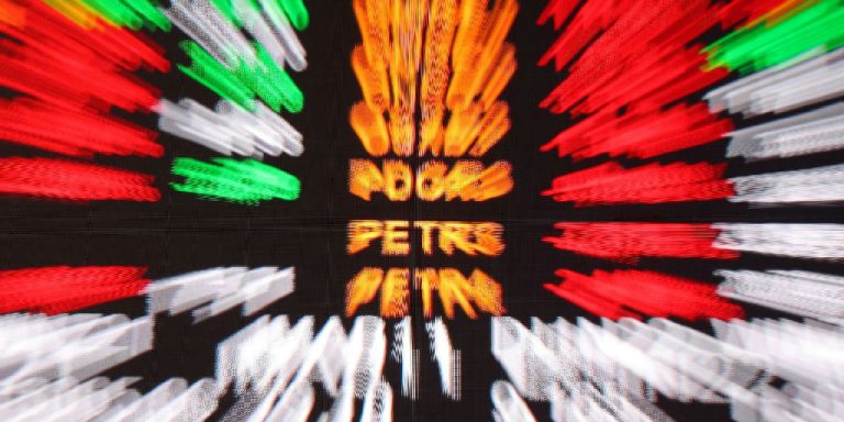 Ibovespa dispara 3% e atinge maior patamar desde maio em dia de otimismo