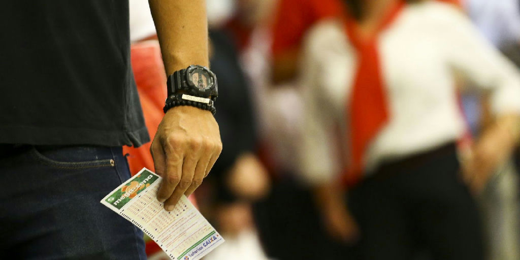 Mega-sena acumula e prêmio chega a 48 milhões de reais