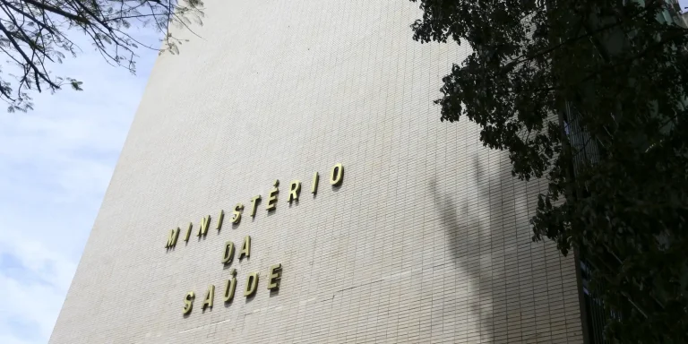 Ministério da Saúde amplia vacinação contra HPV para vítimas de violência a partir de 2 anos